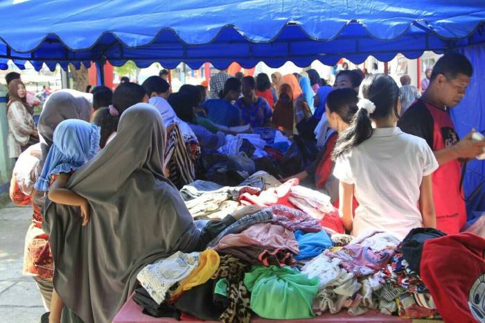 Kegiatan pasar murah di halaman Puskesmas Banyudono